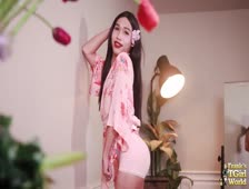 Sexy Hot Cock Ladyboy Mew